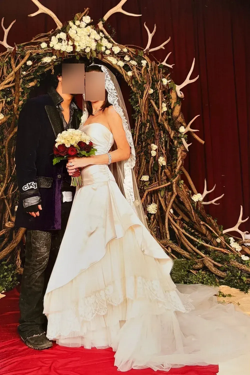 Amsale under $1897.50 Wedding Dresses